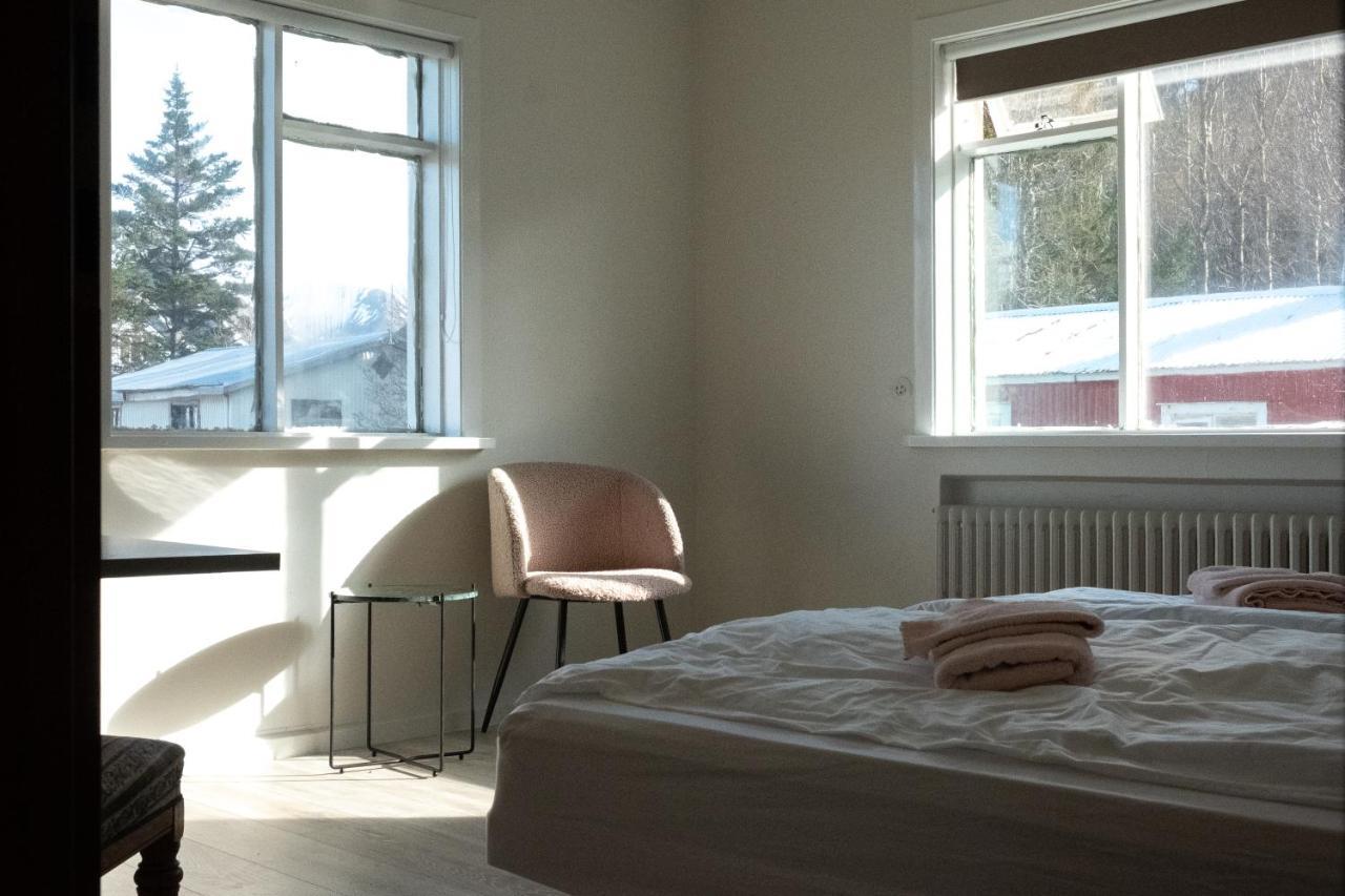The Guesthouse By The Fjord Thingeyri エクステリア 写真