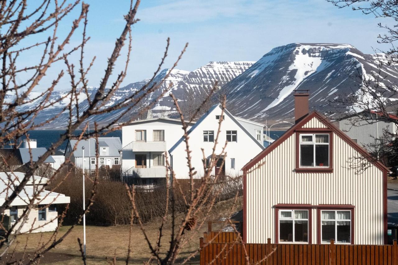 The Guesthouse By The Fjord Thingeyri エクステリア 写真