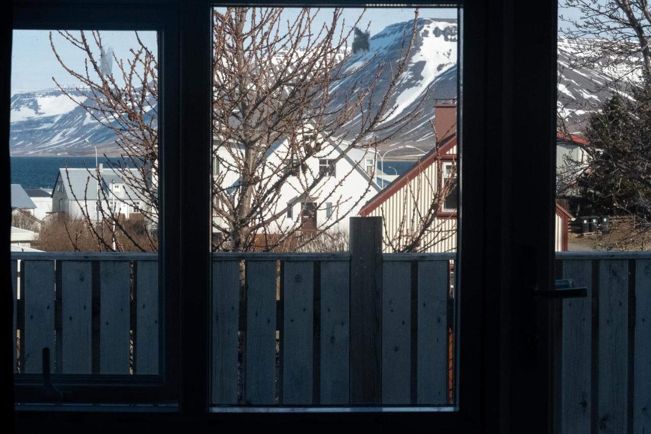 The Guesthouse By The Fjord Thingeyri エクステリア 写真