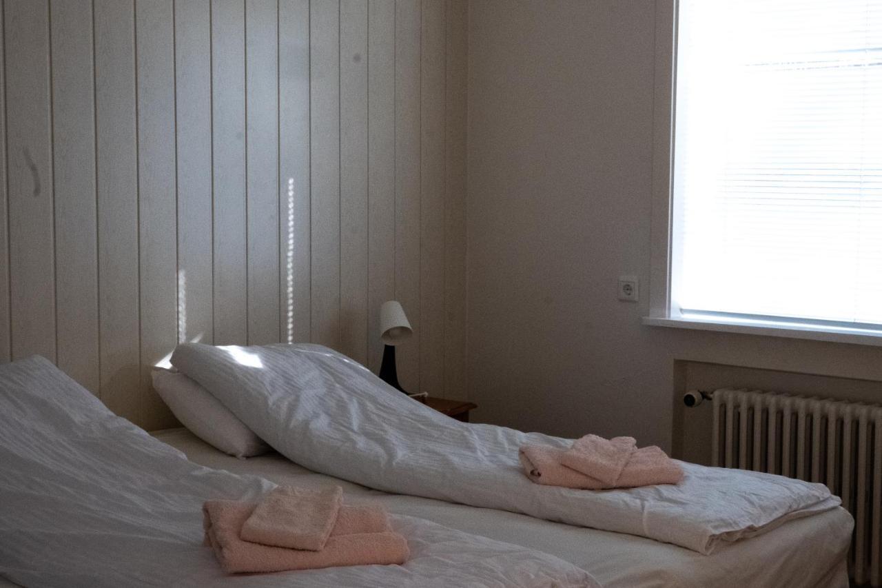 The Guesthouse By The Fjord Thingeyri エクステリア 写真
