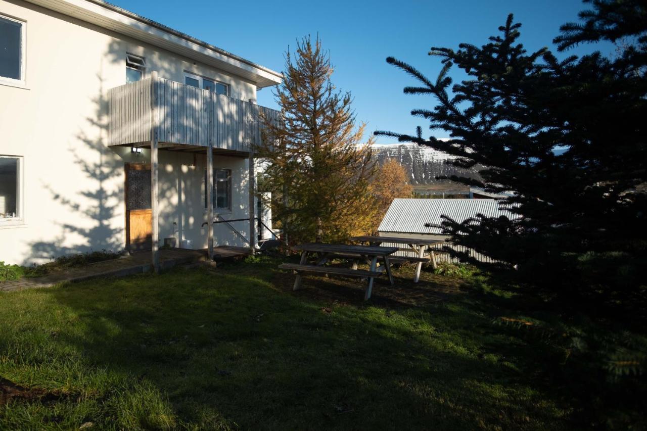 The Guesthouse By The Fjord Thingeyri エクステリア 写真