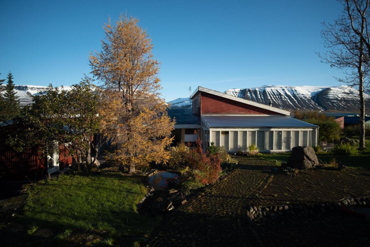 The Guesthouse By The Fjord Thingeyri エクステリア 写真