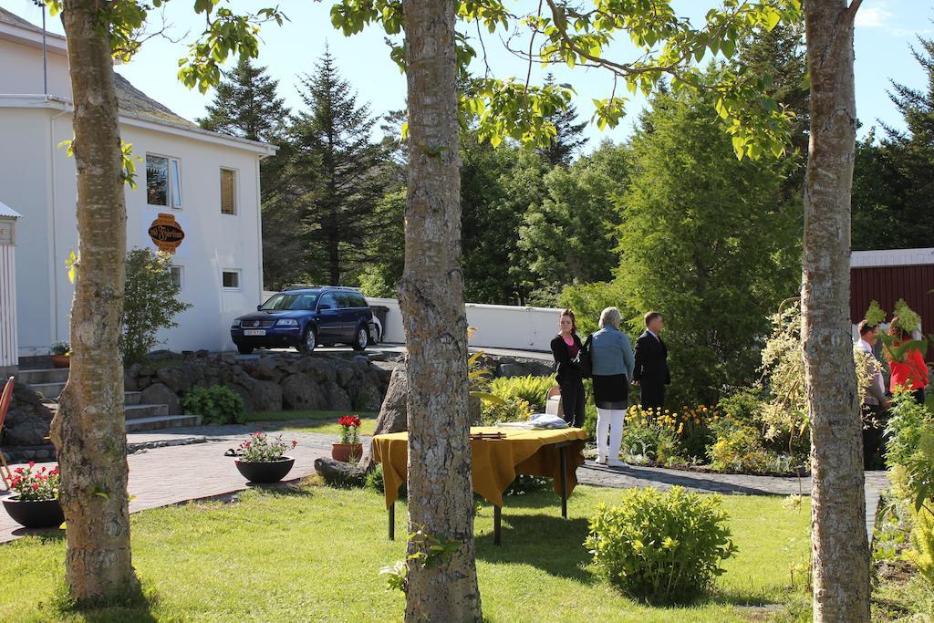 The Guesthouse By The Fjord Thingeyri エクステリア 写真