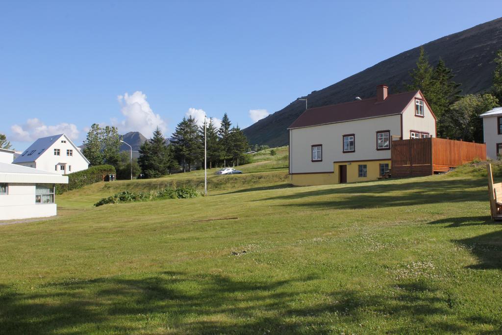 The Guesthouse By The Fjord Thingeyri エクステリア 写真
