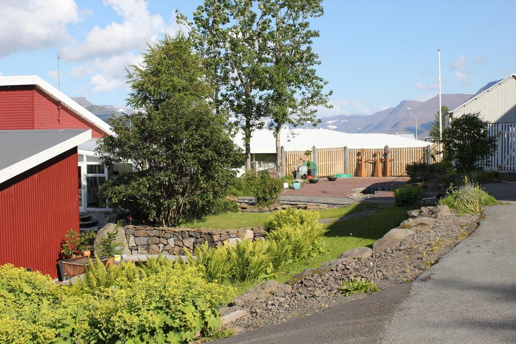 The Guesthouse By The Fjord Thingeyri エクステリア 写真